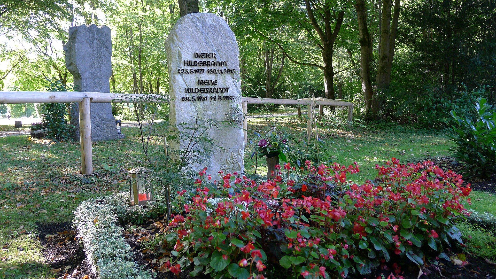 Grabstätte von Dieter Hildebrandt auf dem Neuen Südfriedhof München
